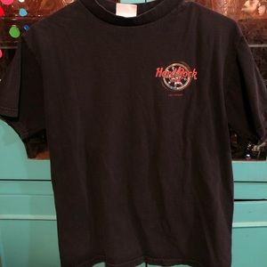 vintage hard rock cafe tee!!